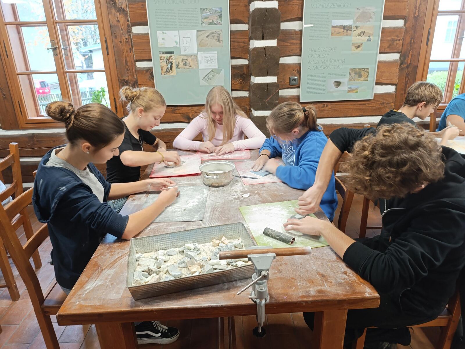 Brousíme, leštíme, prášíme!