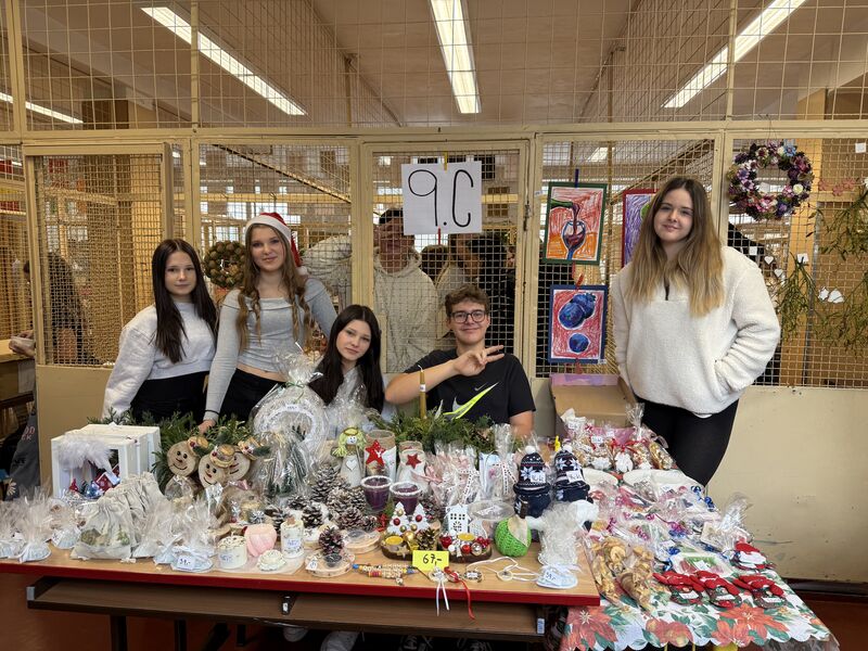 Vánoční jarmareček u nás ve škole!