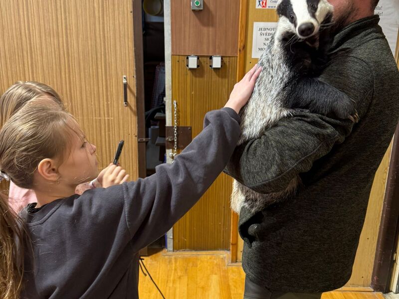Jezevec Tonda si přivezl kamarády