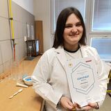 Nela se v okresním kole Chemické olympiády neztratila!